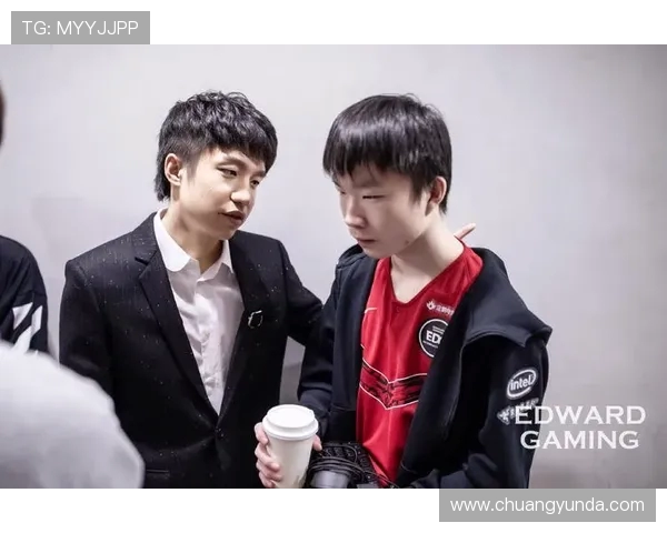 EDG团队协作引发热议玩家对战术配合的不同看法与争论